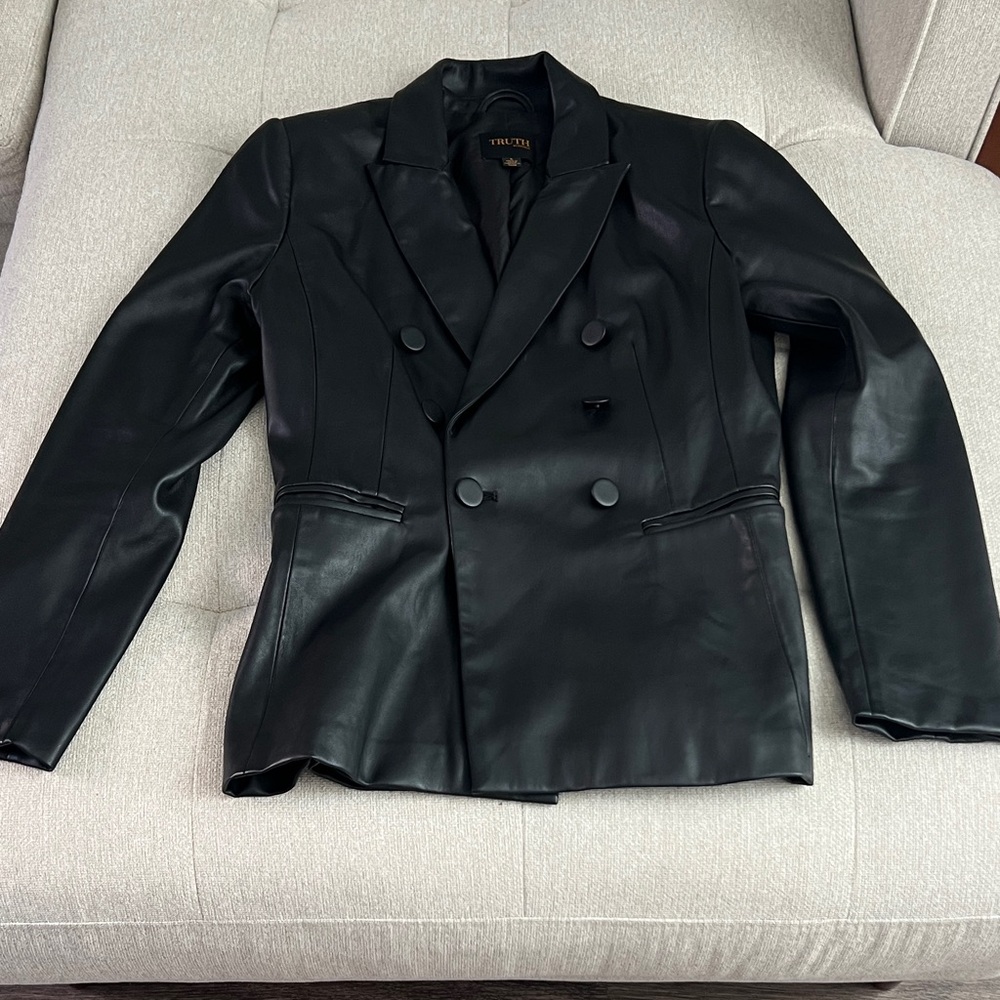 Sophisticated Black Double-Breasted Blazer